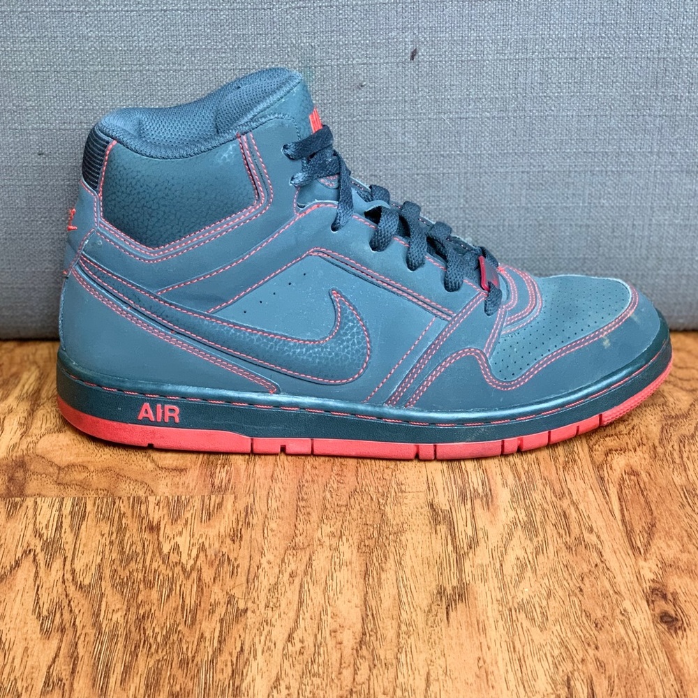 Gray Nike Air Max | Men’s size 9